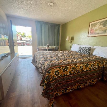 Regency Inn Lakeport Экстерьер фото