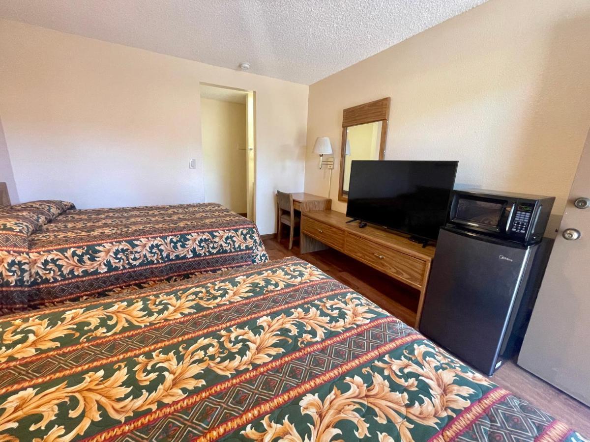 Regency Inn Lakeport Экстерьер фото