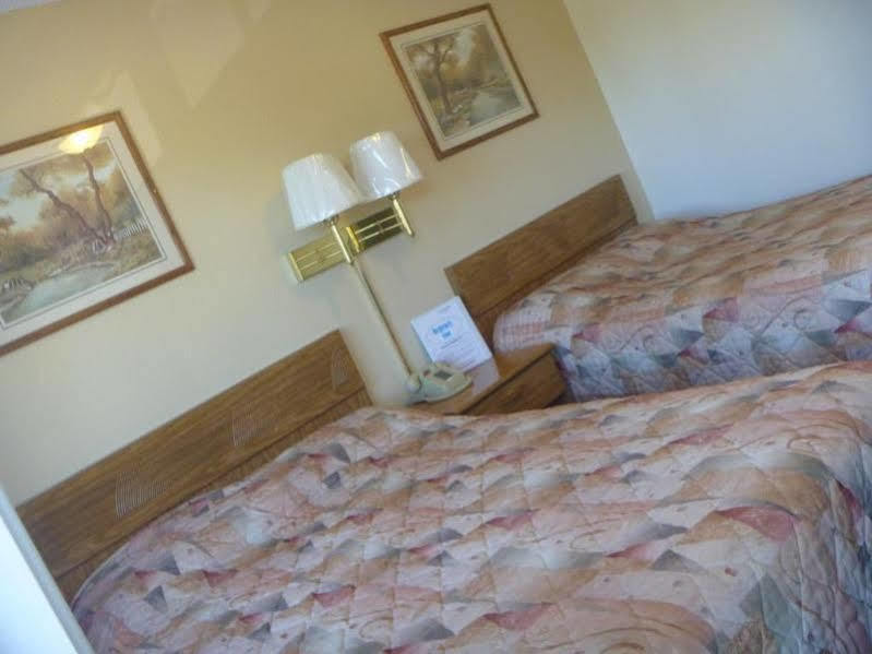 Regency Inn Lakeport Экстерьер фото